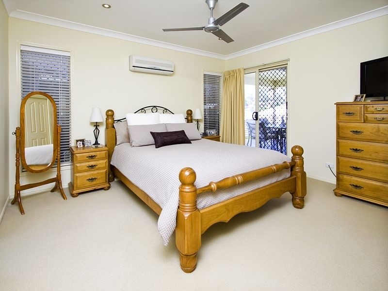 10 EMANUAL COURT, Eatons Hill QLD 4037