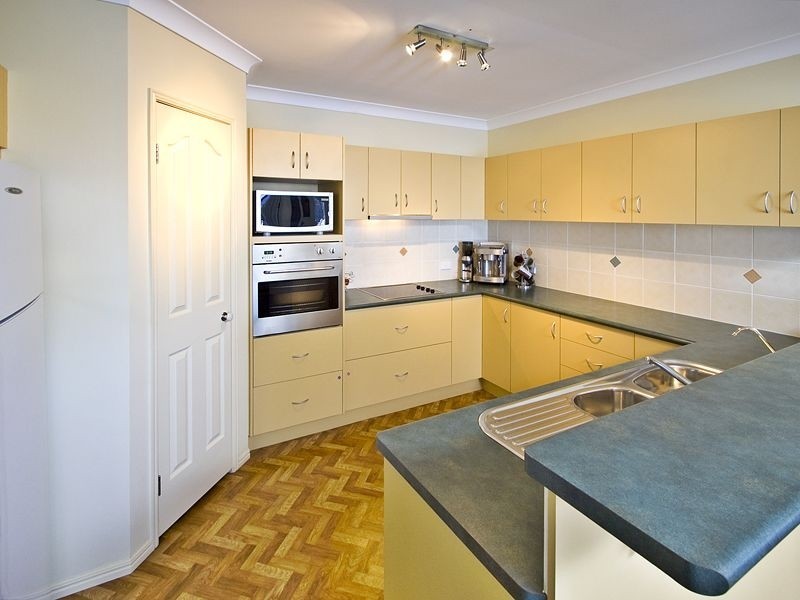 10 EMANUAL COURT, Eatons Hill QLD 4037
