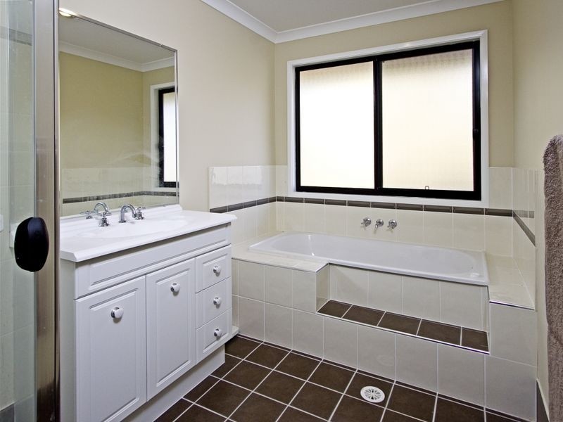 4 Correa Court, Cashmere QLD 4500