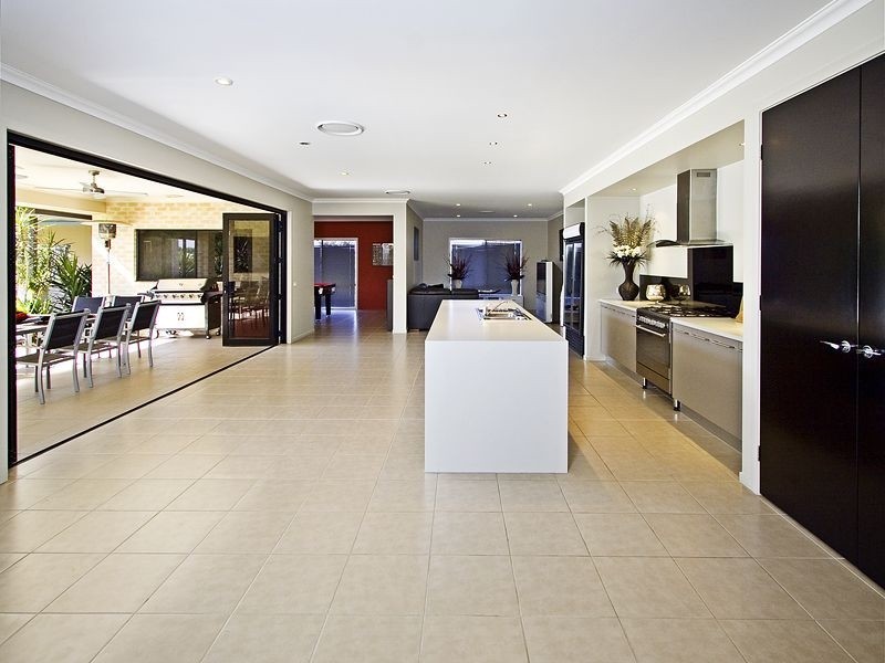 8 Trevor Place, Cashmere QLD 4500