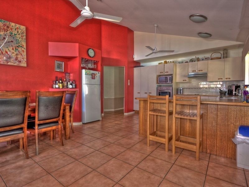 12 Leicester Street, Birkdale QLD 4159