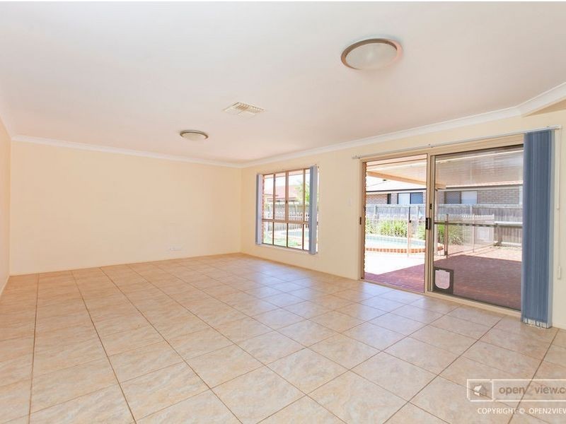 10 Lanyard Place, Redland Bay QLD 4165