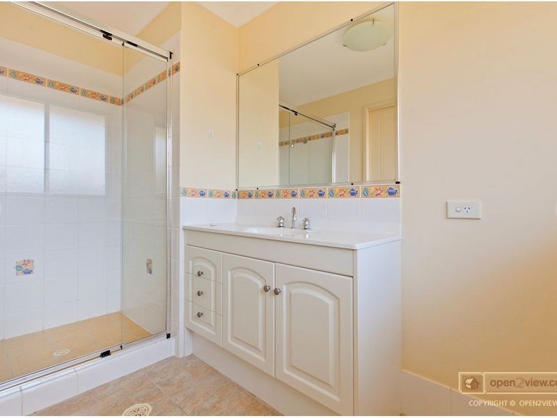 10 Lanyard Place, Redland Bay QLD 4165