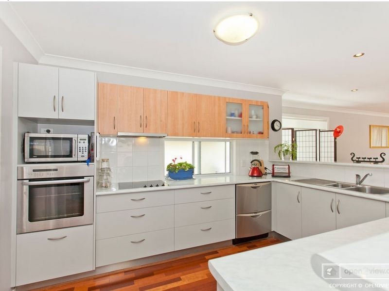 16 Mooroondu Road, Thorneside QLD 4158