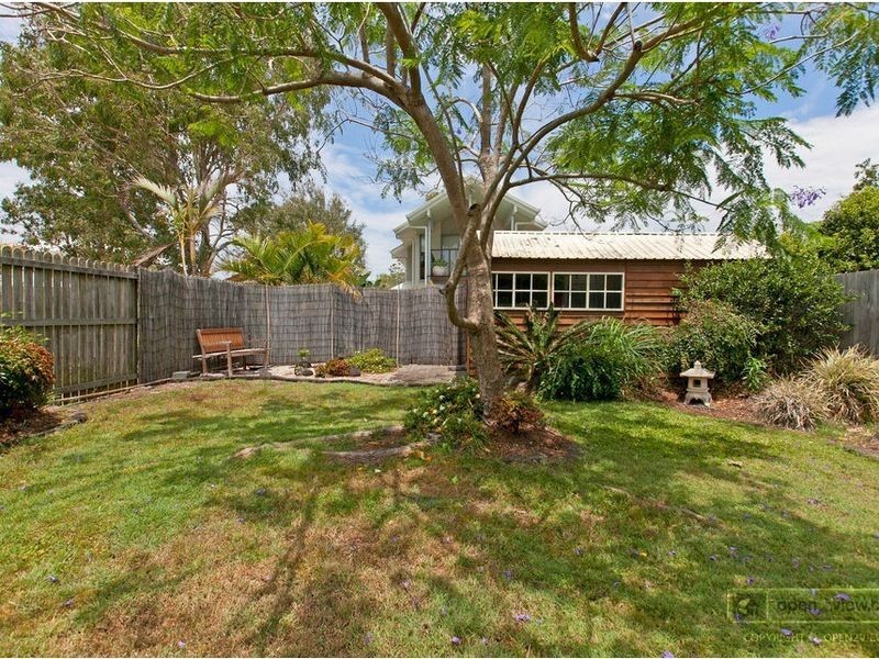 16 Mooroondu Road, Thorneside QLD 4158