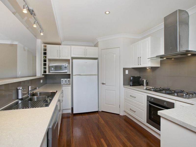 9 Base Street, Victoria Point QLD 4165