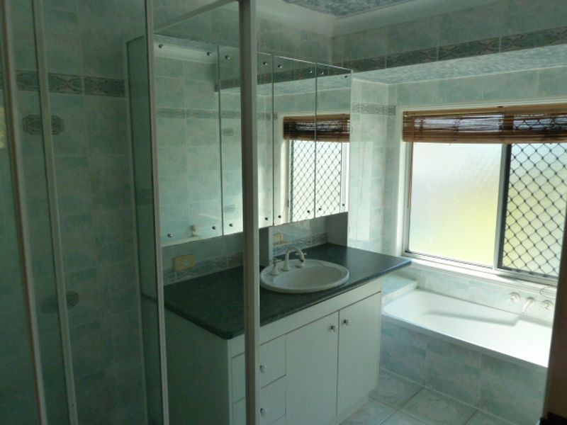 21 Charles Street, Birkdale QLD 4159