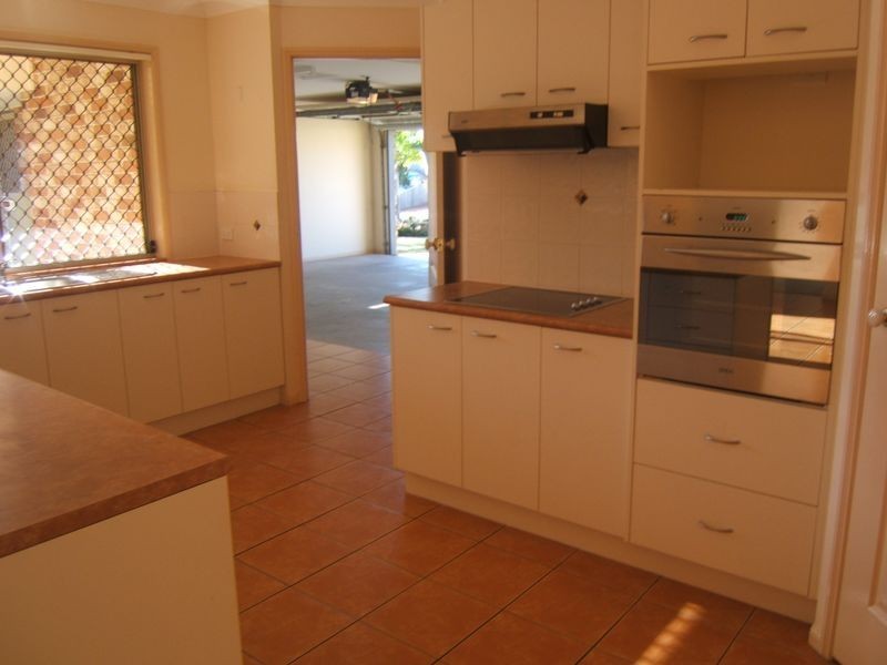 25 Seaholly Crescent, Victoria Point QLD 4165