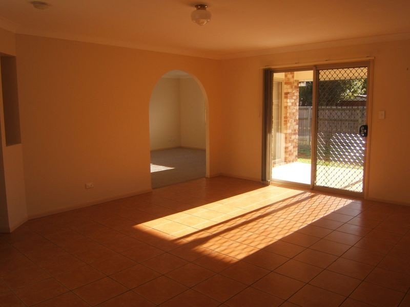 25 Seaholly Crescent, Victoria Point QLD 4165