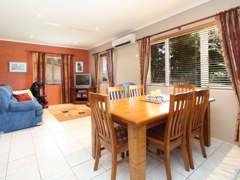 241 Redland Bay Rd, Capalaba QLD 4157