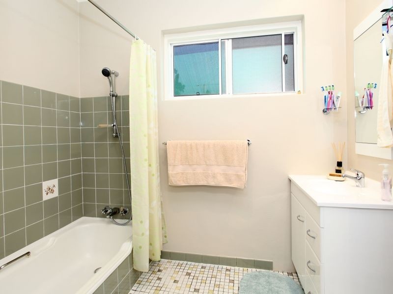 241 Redland Bay Rd, Capalaba QLD 4157