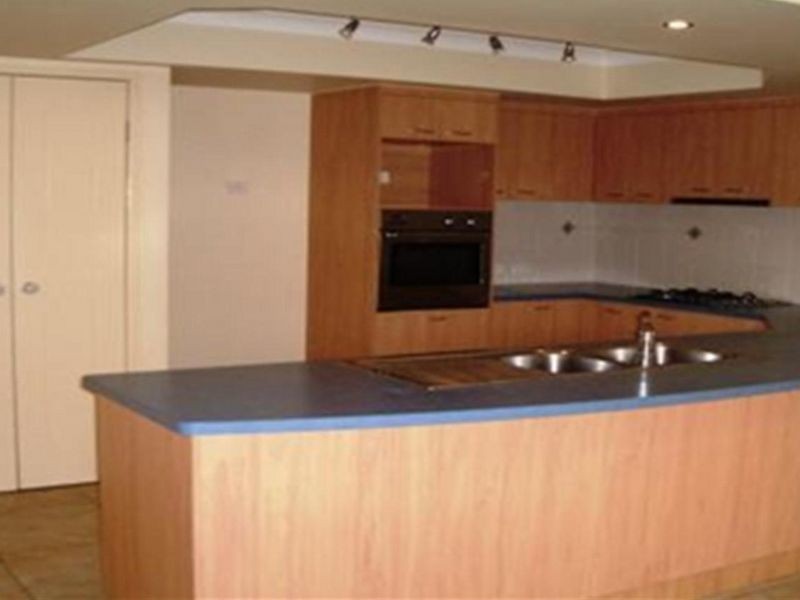 10 Lanyard Place, Redland Bay QLD 4165