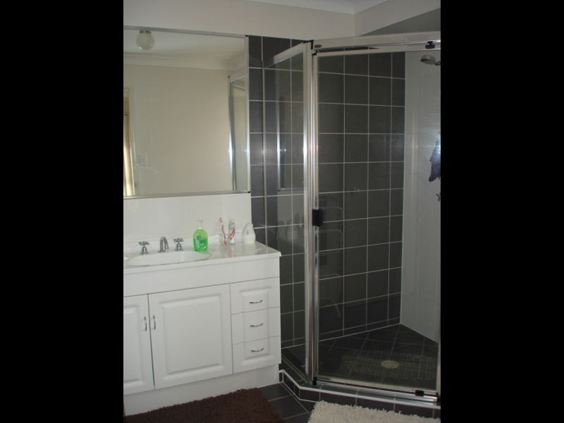 60 Ebony Crescent, Redland Bay QLD 4165