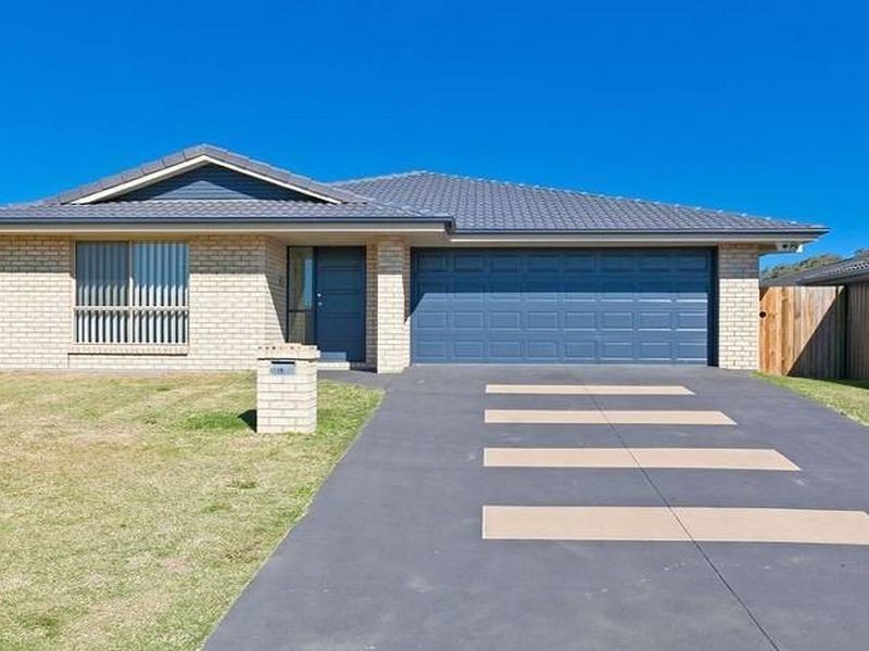 19 Pentecost Place, Redland Bay QLD 4165