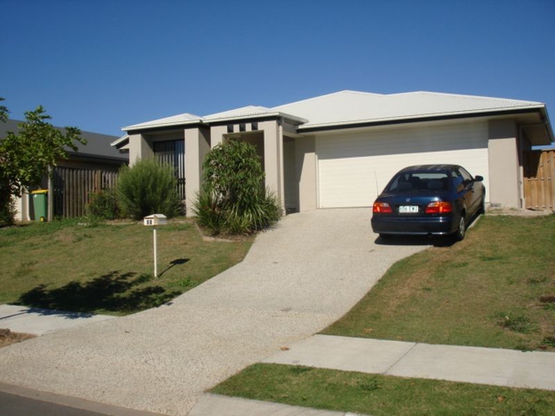 13 Darylreinhardt St, Redbank Plains QLD 4301