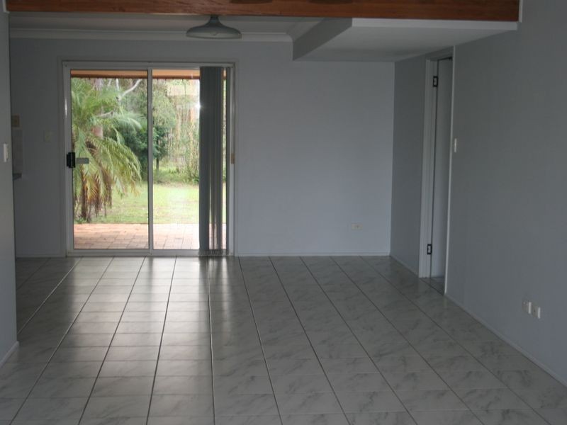 4 Peacock Crt, Birkdale QLD 4159