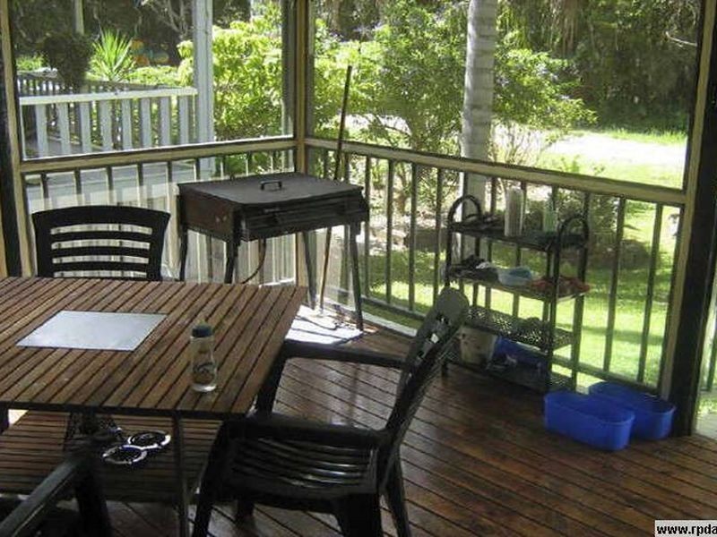 19 Perulpa Street, Coochiemudlo Island QLD 4184