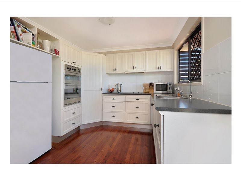 18 Sylvania Street, Wellington Point QLD 4160