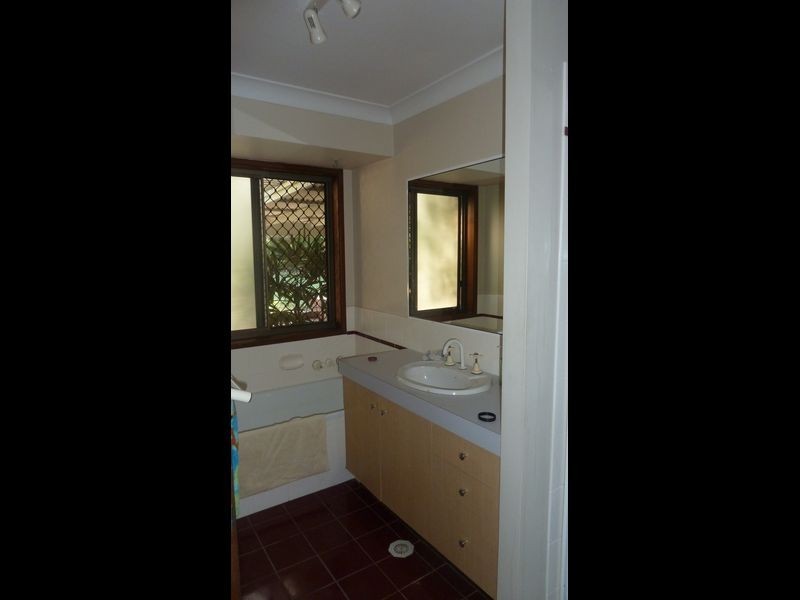 2 Sally Court, Capalaba QLD 4157