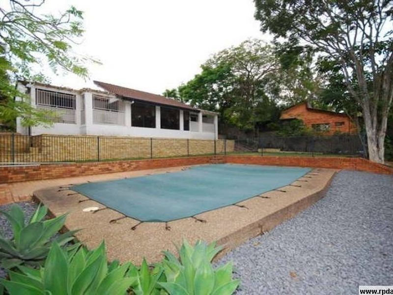 14 Moonlight Street, Kenmore QLD 4069