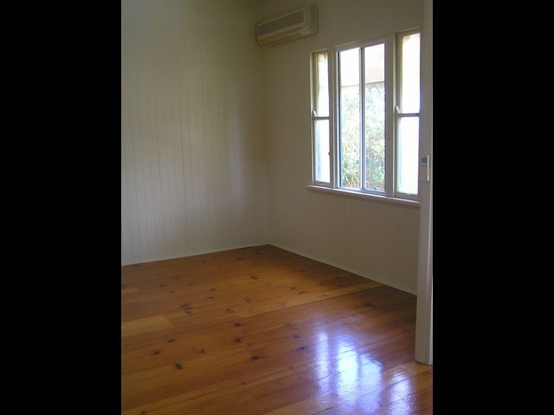 42 Weinam Street, Redland Bay QLD 4165