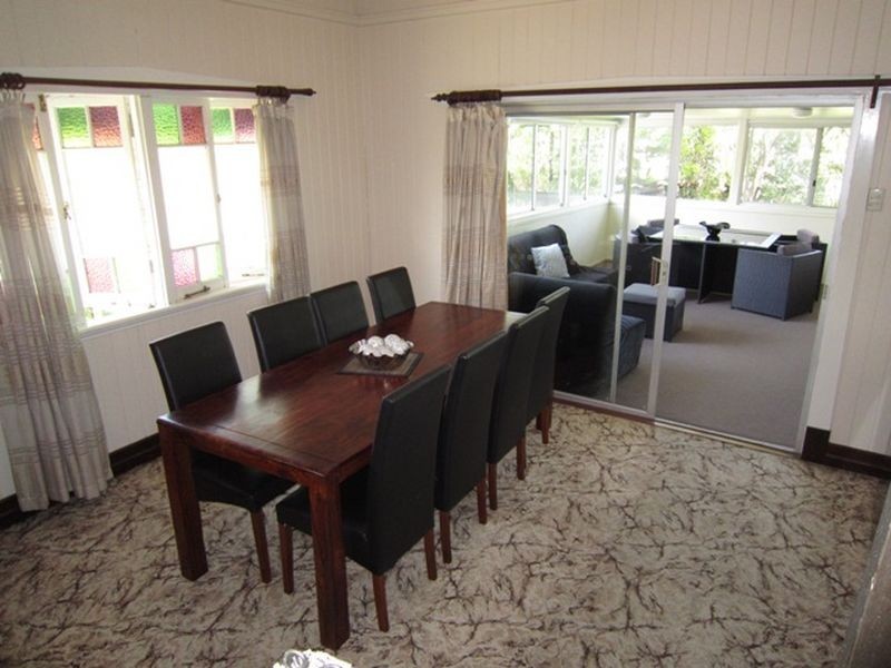 126 Barton Rd, Hawthorne QLD 4171