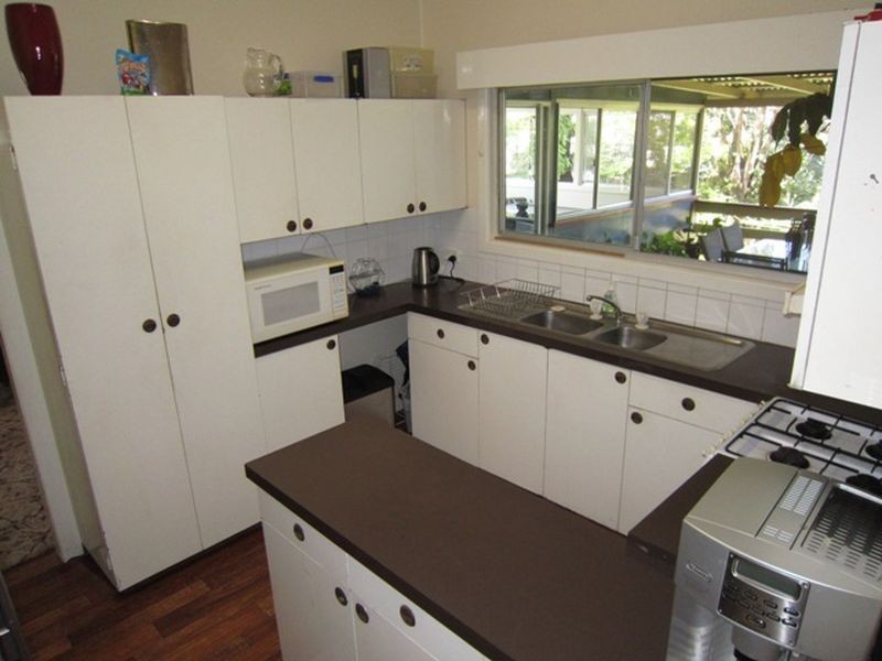 126 Barton Rd, Hawthorne QLD 4171