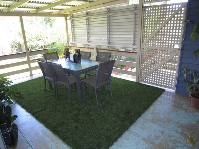 126 Barton Rd, Hawthorne QLD 4171