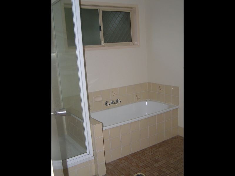 6 Mark Street, Redland Bay QLD 4165