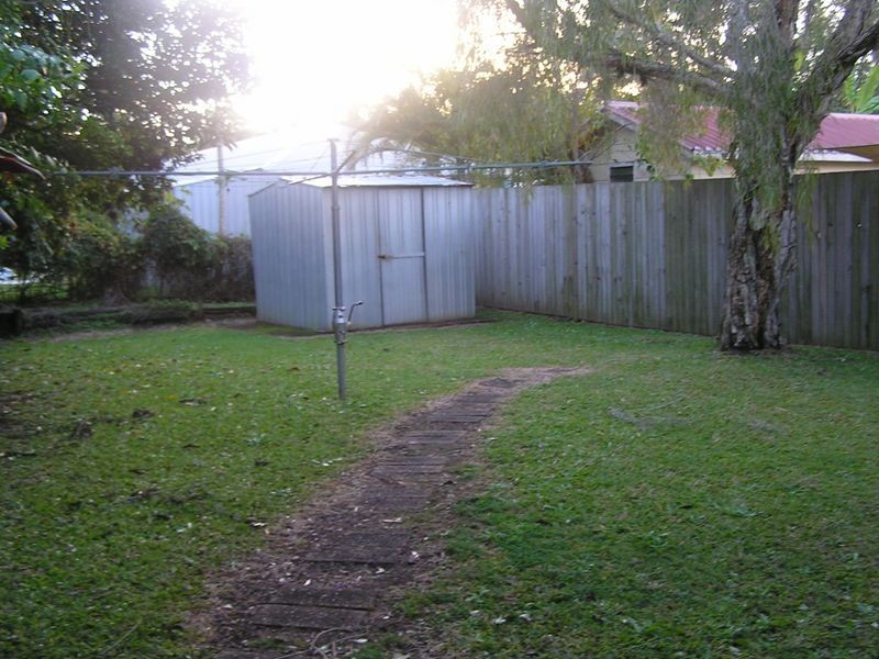 6 Mark Street, Redland Bay QLD 4165