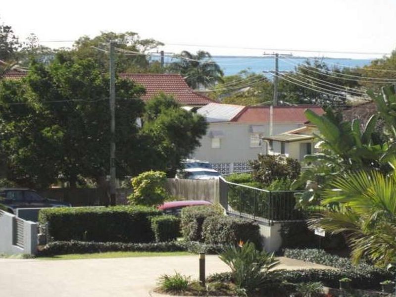 1/82 Bay Terrace, Wynnum QLD 4178