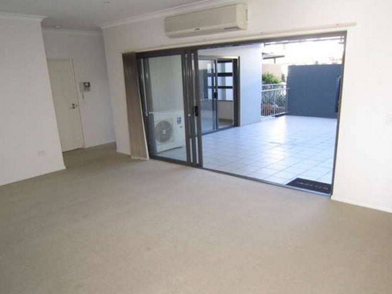 1/82 Bay Terrace, Wynnum QLD 4178