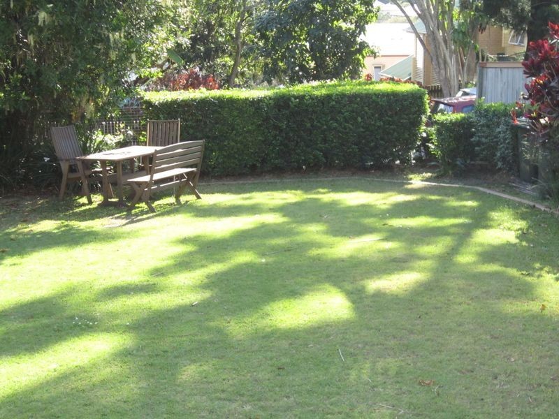 27a Arnold Street, Manly QLD 4179