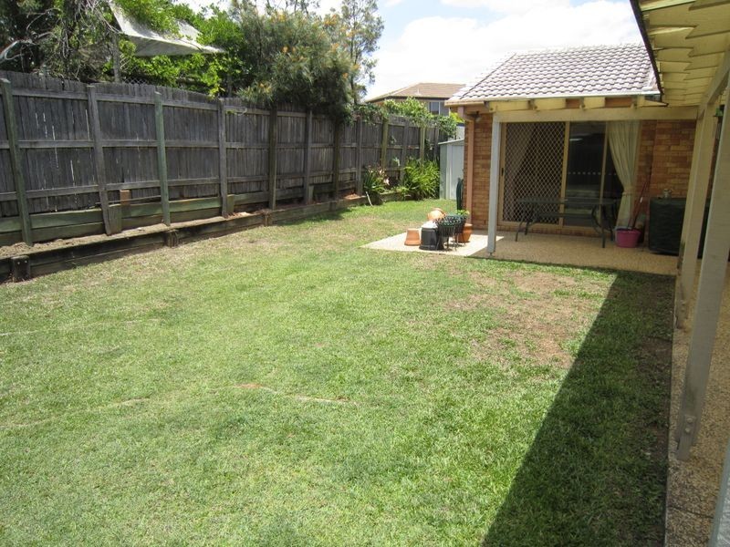 147 Meadowlands Road, Carindale QLD 4152