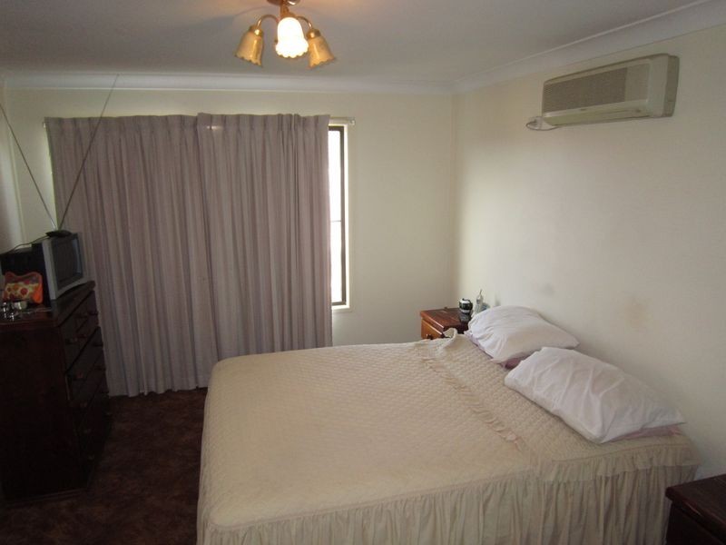 145 Meadowlands Road, Carindale QLD 4152