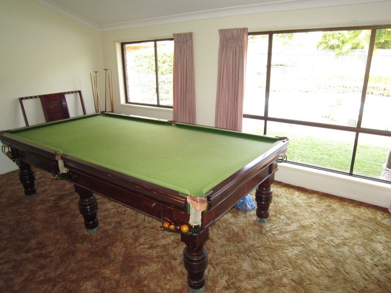 145 Meadowlands Road, Carindale QLD 4152