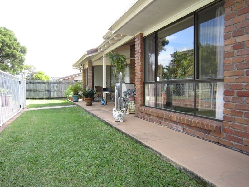 145 Meadowlands Road, Carindale QLD 4152