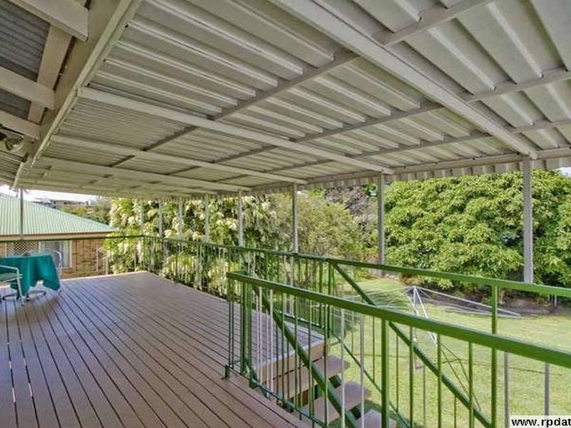 81 Whites Road, Manly West QLD 4179