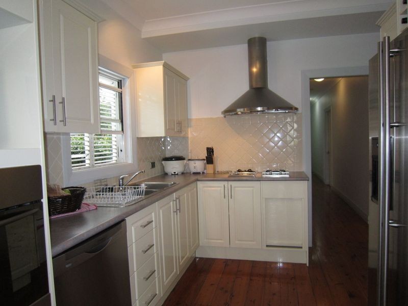 303 Upper Esplanade, Manly QLD 4179