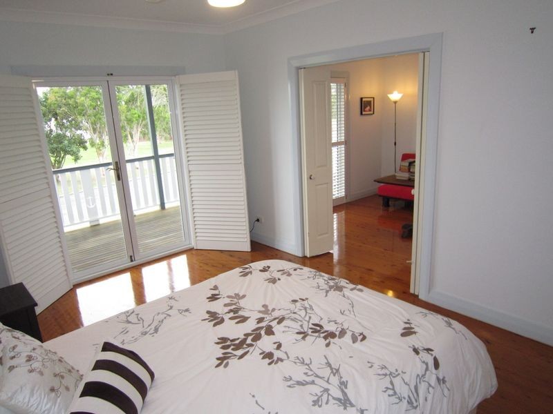 303 Upper Esplanade, Manly QLD 4179