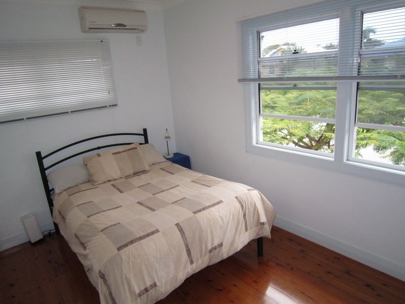 303 Upper Esplanade, Manly QLD 4179