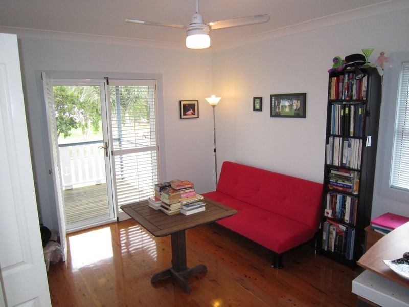 303 Upper Esplanade, Manly QLD 4179