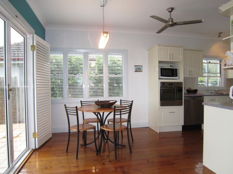 303 Upper Esplanade, Manly QLD 4179