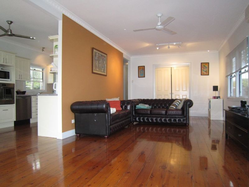 303 Upper Esplanade, Manly QLD 4179