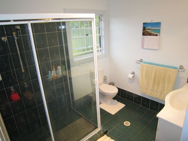 303 Upper Esplanade, Manly QLD 4179