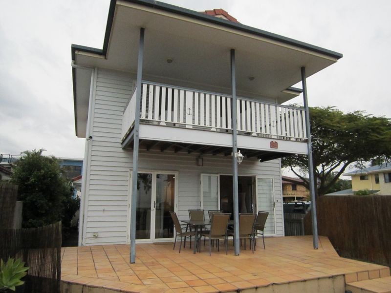 303 Upper Esplanade, Manly QLD 4179