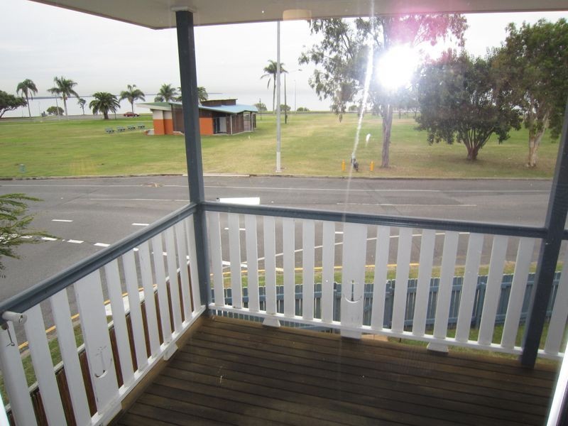 303 Upper Esplanade, Manly QLD 4179