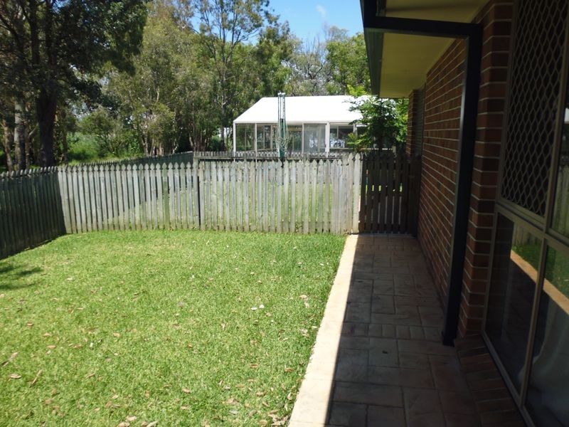 8 Maxwell Street, Wynnum West QLD 4178