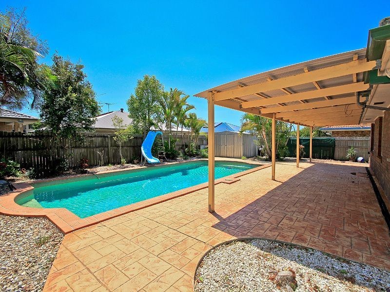 9 Folkstone Street, Wellington Point QLD 4160