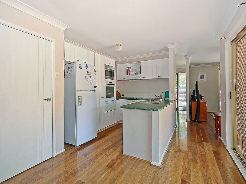 9 Folkstone Street, Wellington Point QLD 4160